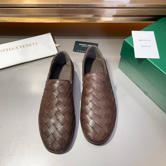 Bottega Veneta～ 码数：39–44。批： Bv官网同步新品高端系列手工编织牛津鞋，采用进口机车法国滚边工艺，手工编织，精致车工缝线。内里本染小牛皮